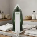 Plancha de Vapor 2122070 con Suela Antiadherente Verde Oster
